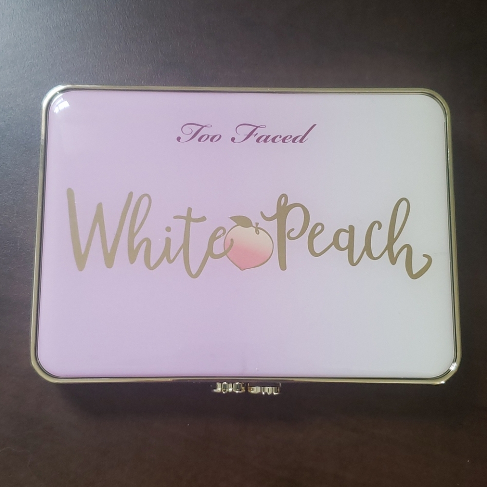 White Peach Eye Shadow Palette